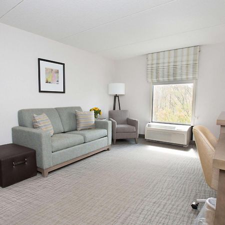 Hampton Inn Raynham-Taunton Bagian luar foto