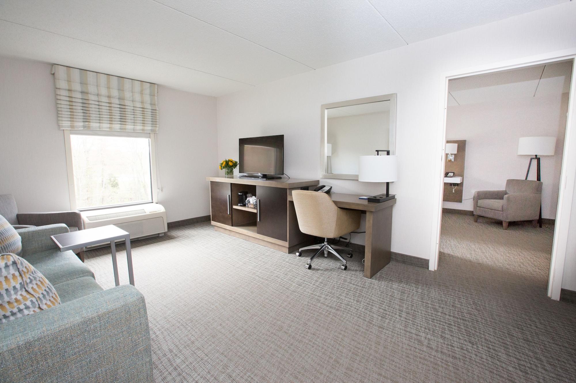 Hampton Inn Raynham-Taunton Bagian luar foto
