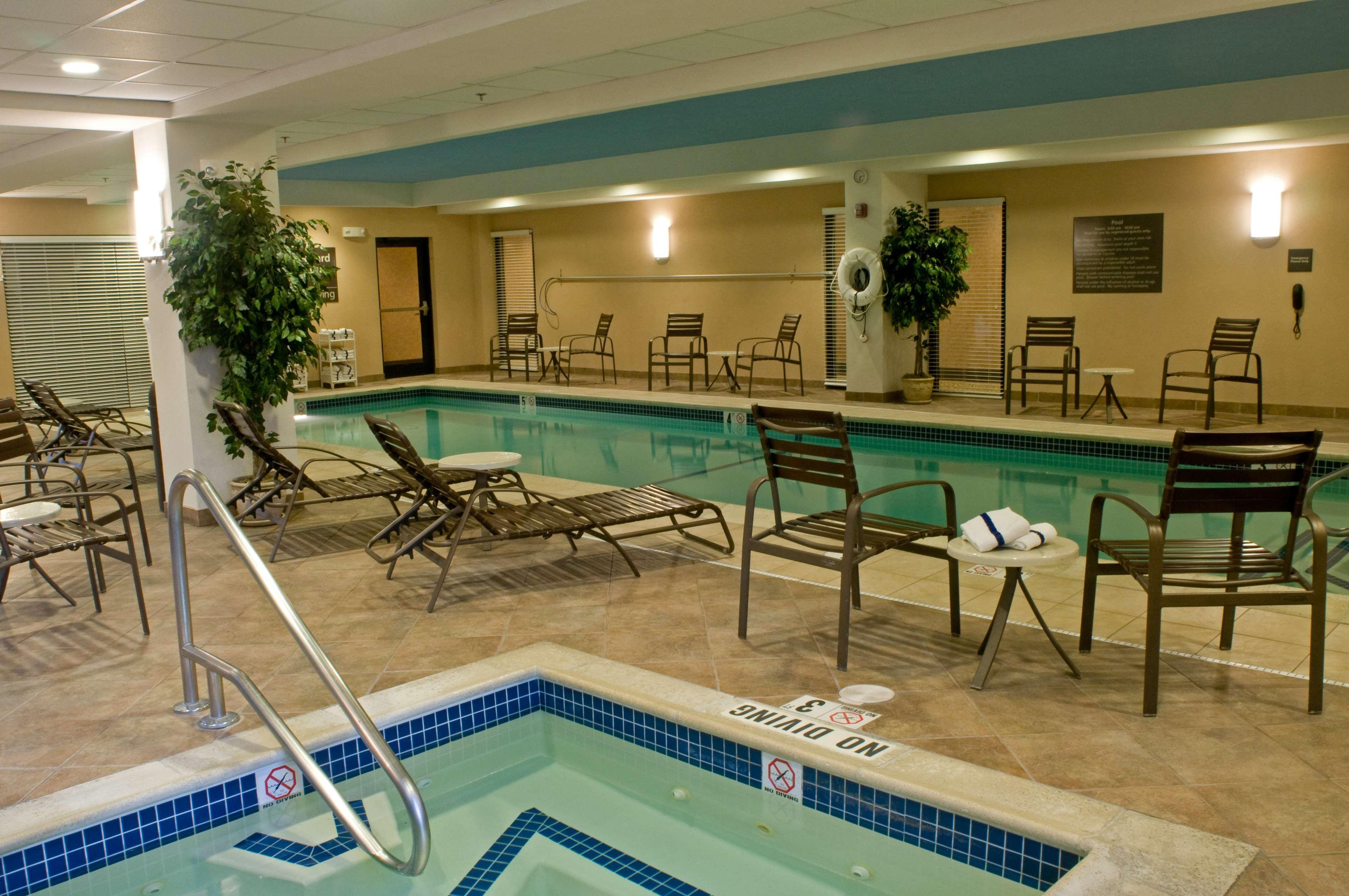 Hampton Inn Raynham-Taunton Bagian luar foto