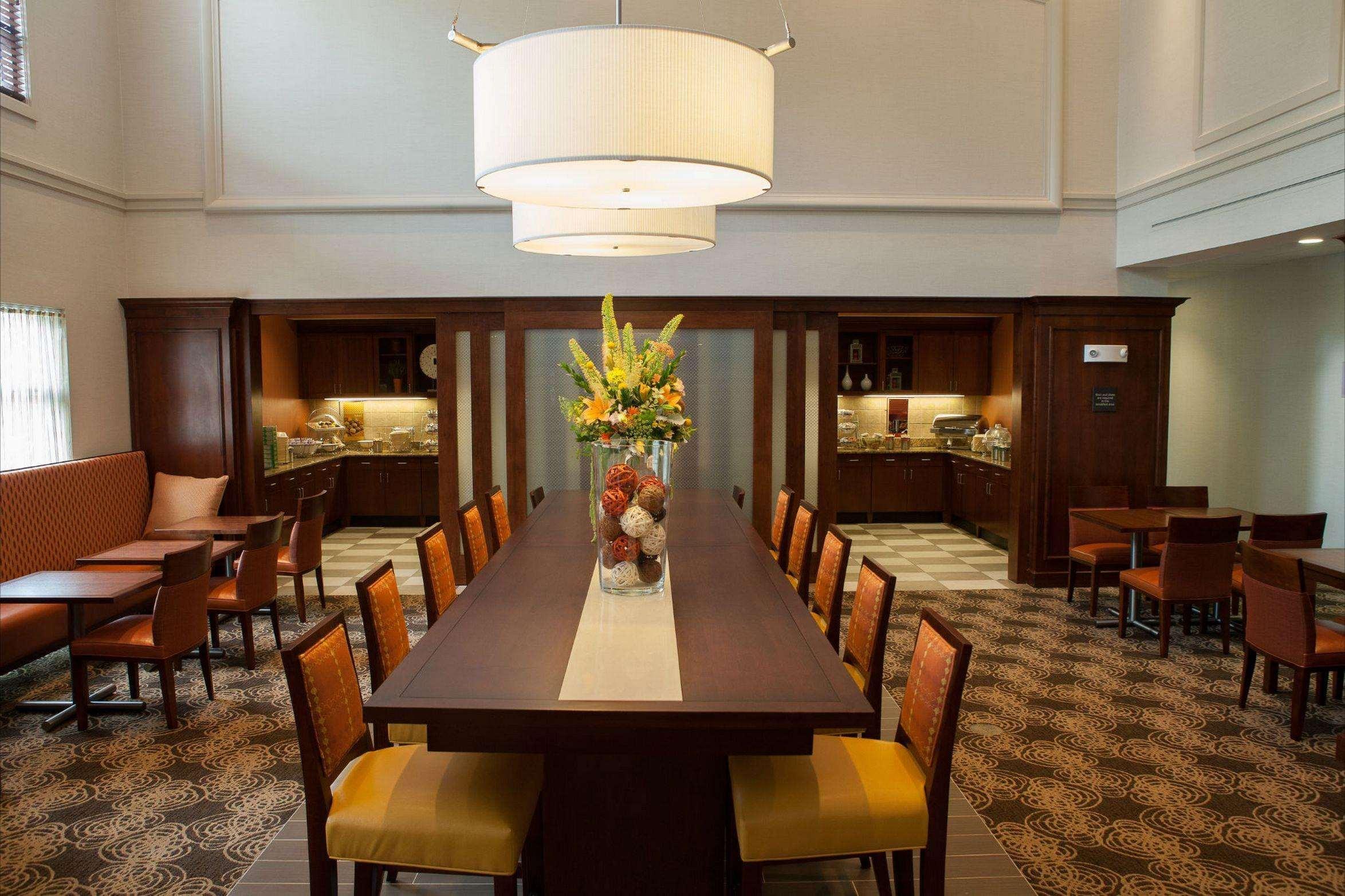 Hampton Inn Raynham-Taunton Bagian luar foto
