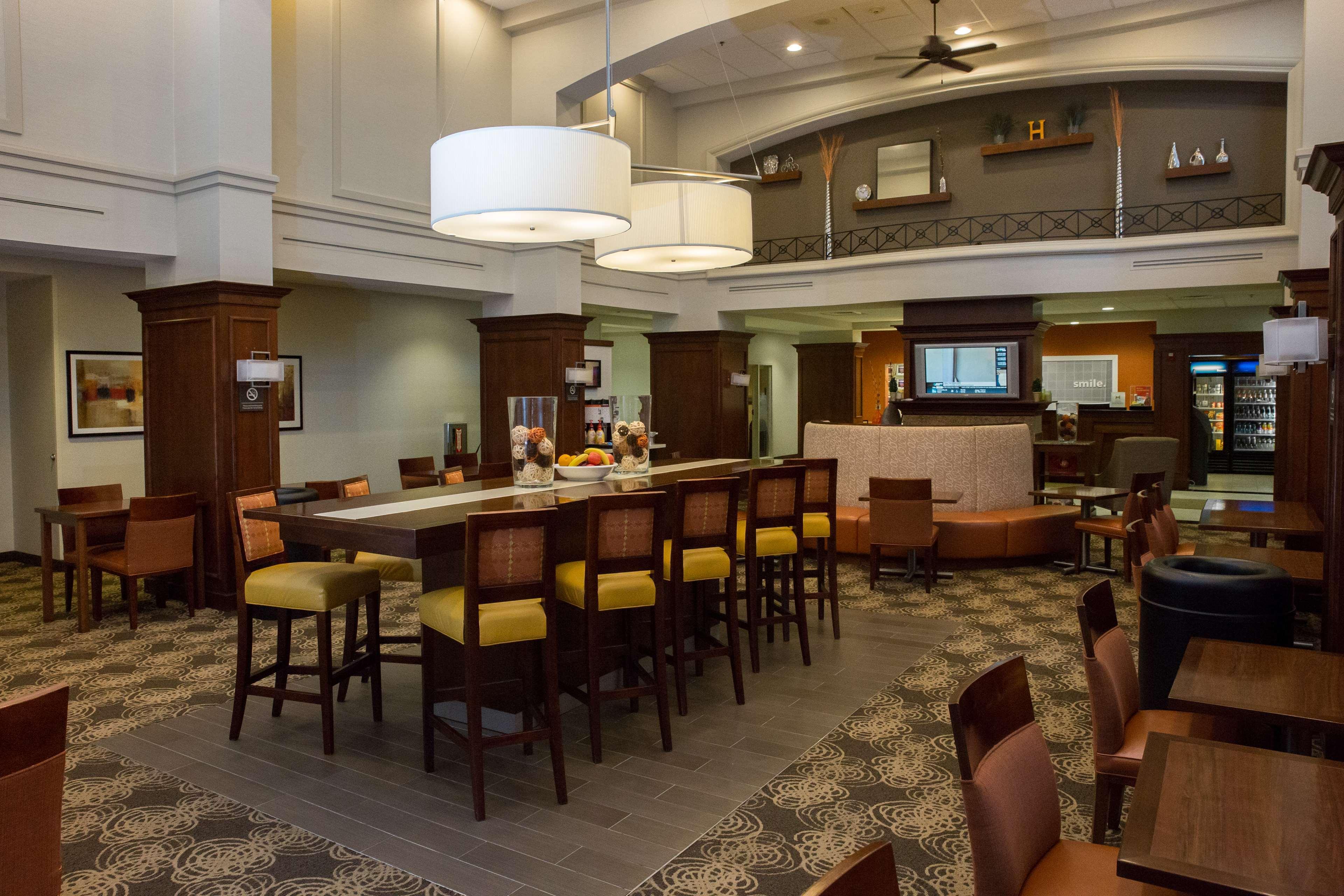 Hampton Inn Raynham-Taunton Bagian luar foto