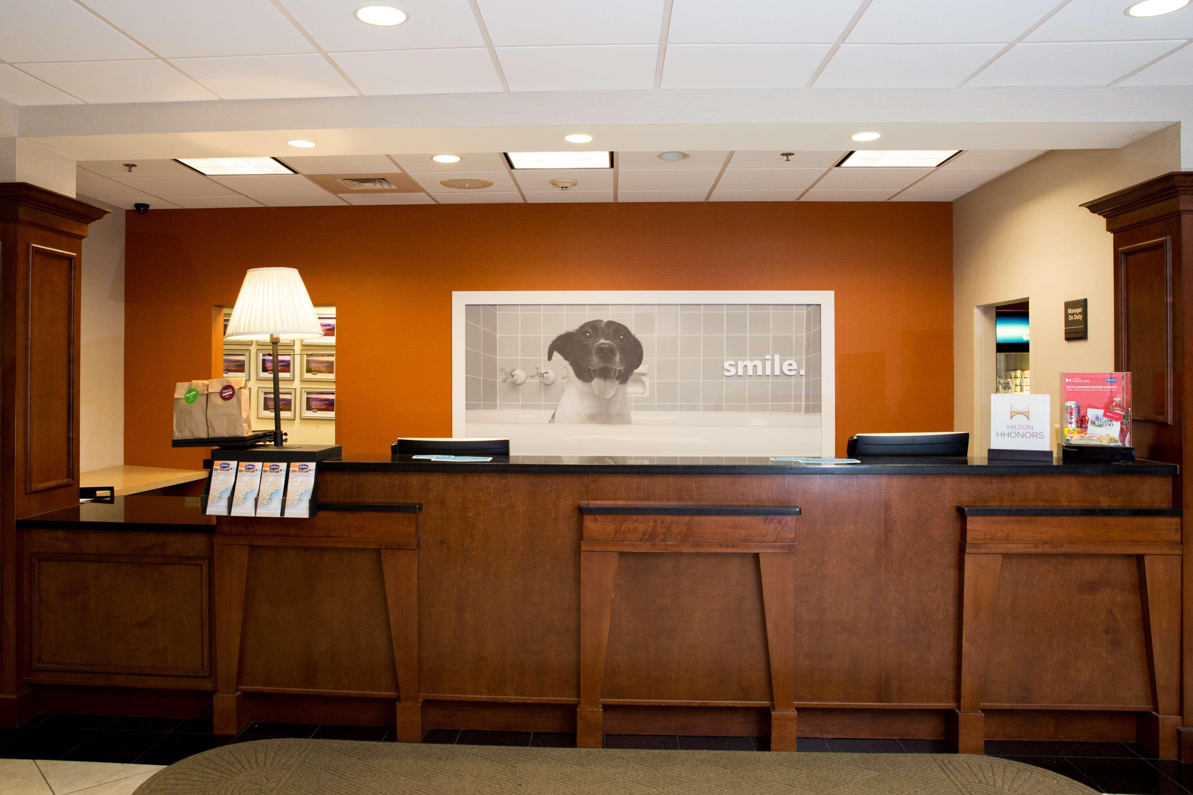 Hampton Inn Raynham-Taunton Bagian luar foto