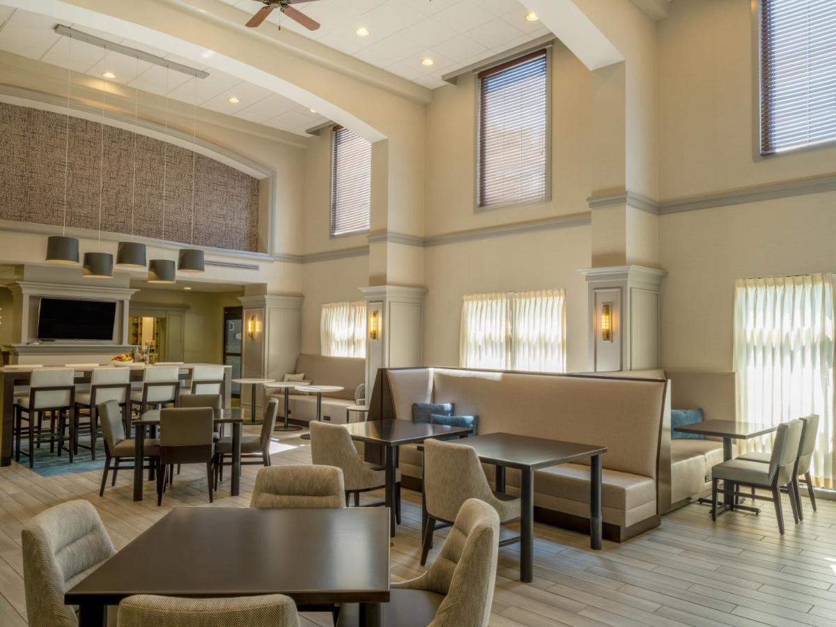 Hampton Inn Raynham-Taunton Bagian luar foto
