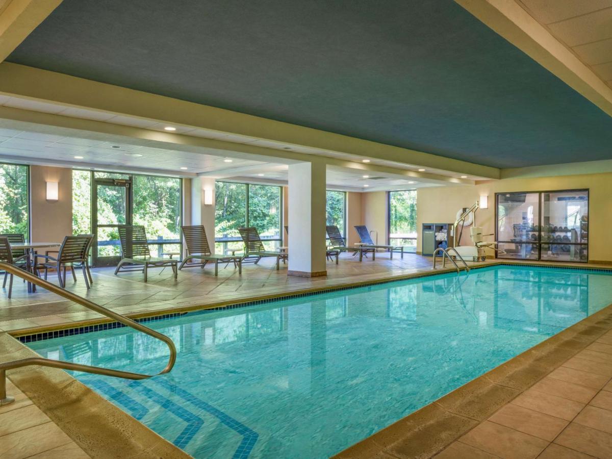 Hampton Inn Raynham-Taunton Bagian luar foto