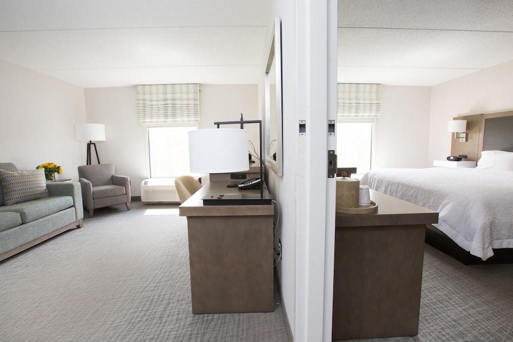 Hampton Inn Raynham-Taunton Bagian luar foto