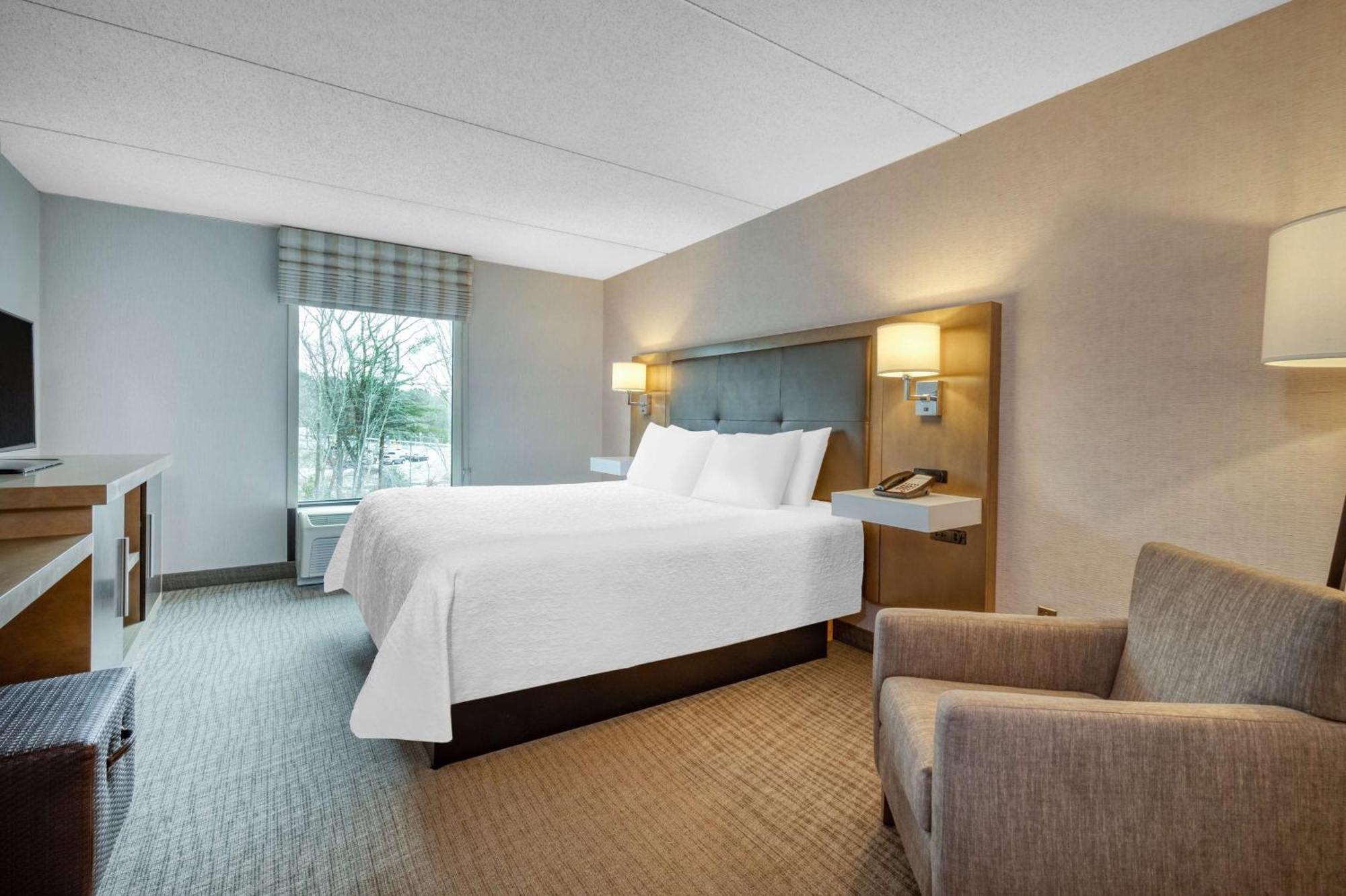 Hampton Inn Raynham-Taunton Bagian luar foto
