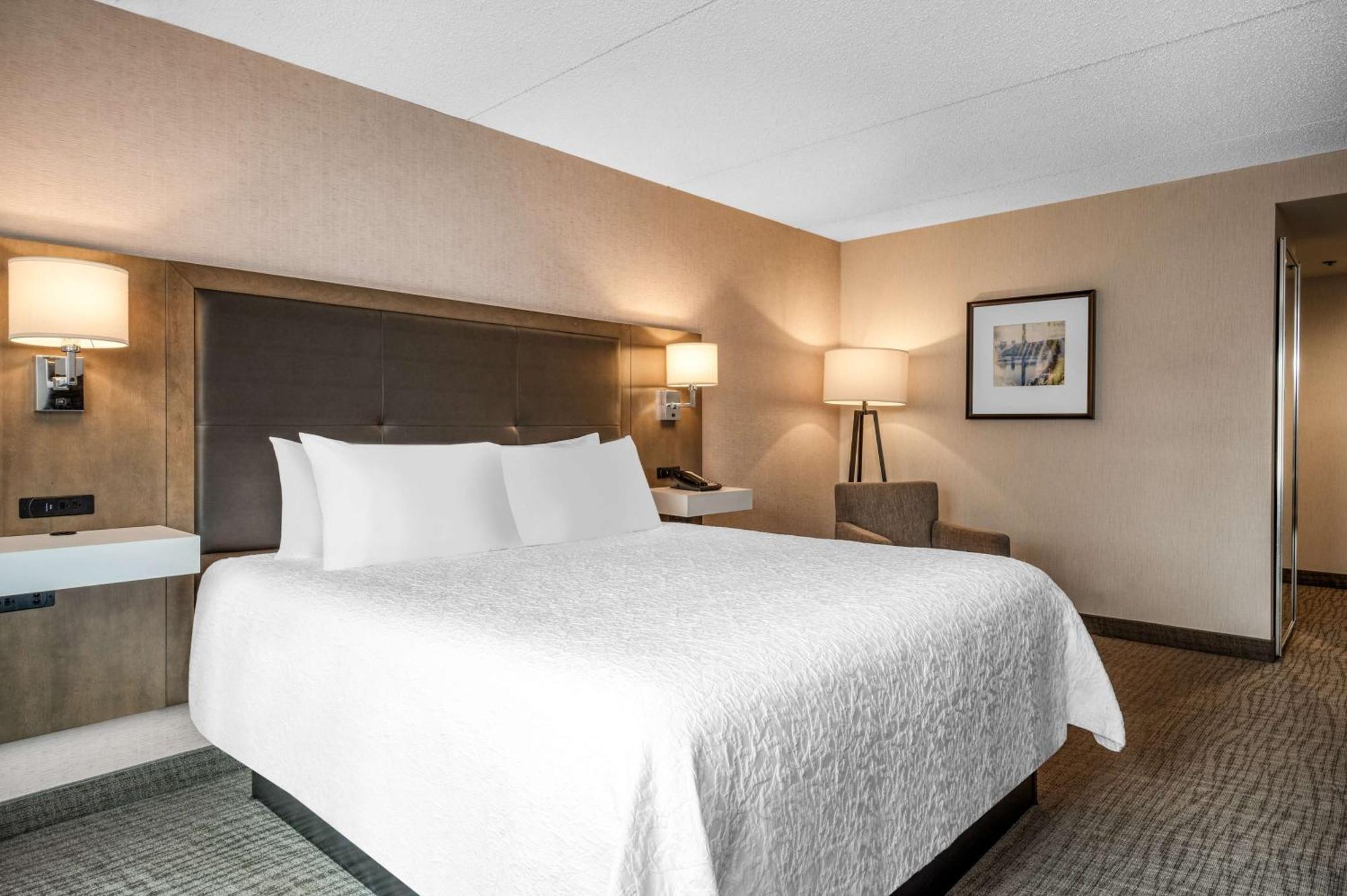 Hampton Inn Raynham-Taunton Bagian luar foto
