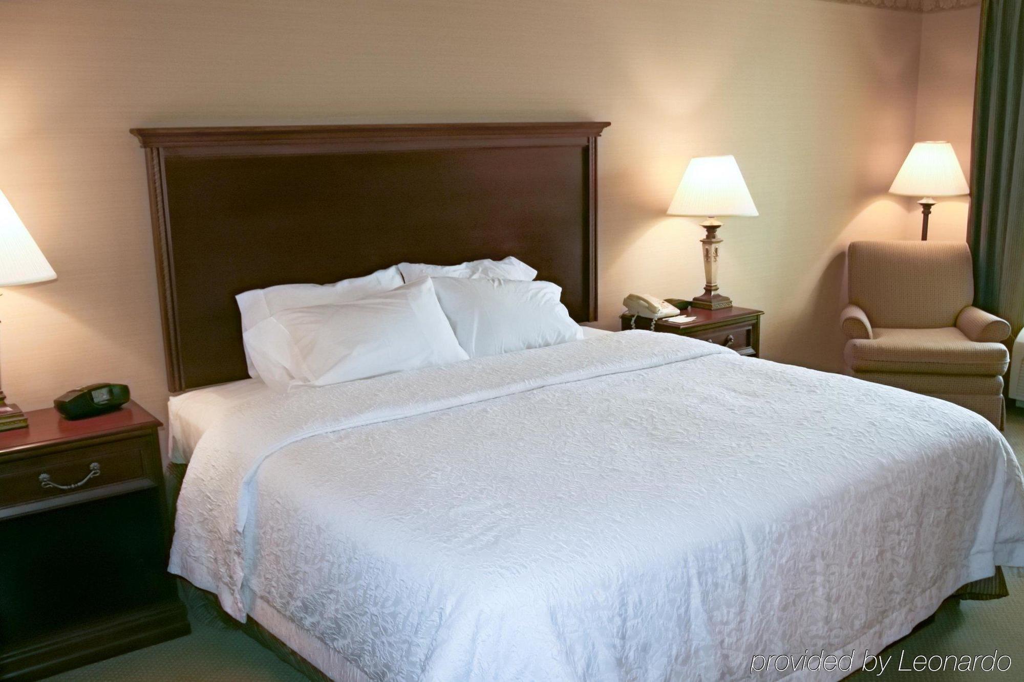 Hampton Inn Raynham-Taunton Bagian luar foto