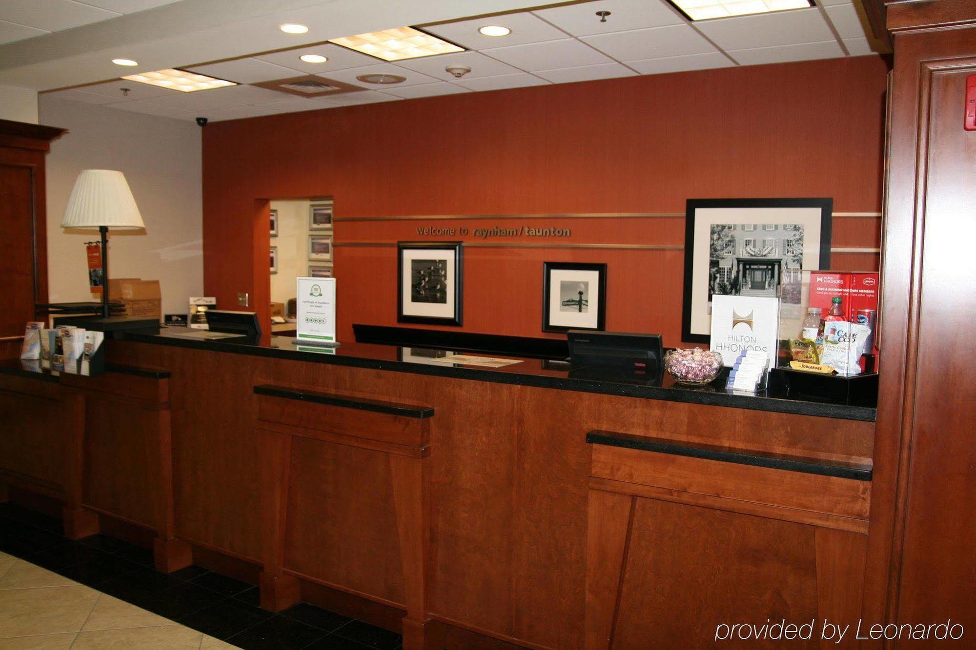 Hampton Inn Raynham-Taunton Bagian luar foto