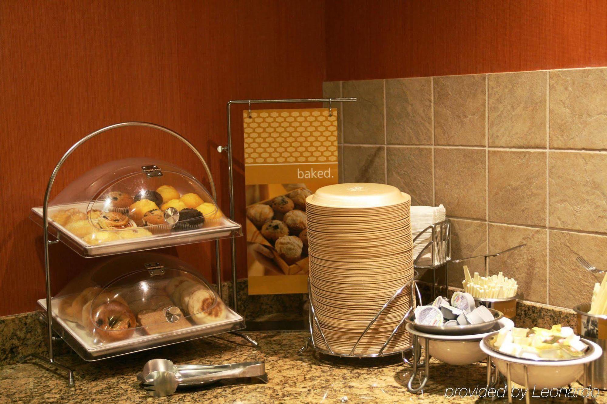 Hampton Inn Raynham-Taunton Bagian luar foto