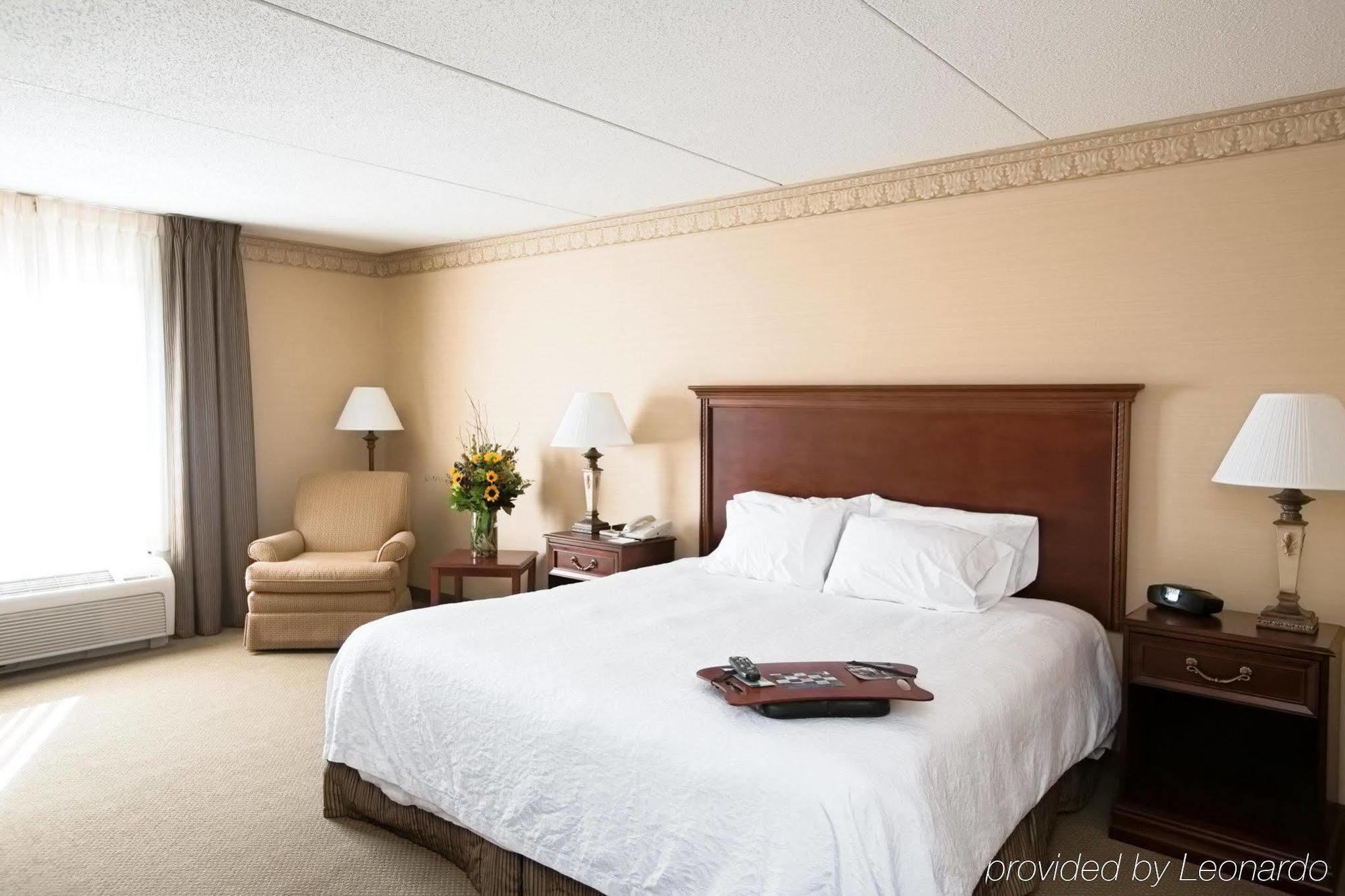 Hampton Inn Raynham-Taunton Bagian luar foto